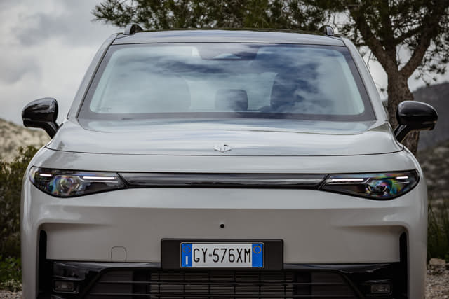 Front View Image - 18624